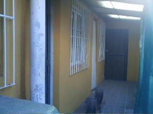 alberto Anuncios de Propiedades en La Granja |  Vendo casa en la comuna de la granja, con dos departamentos interiores, ubicada en avenida principal