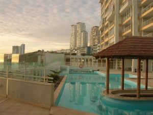 Ingo Junge Anuncios de Propiedades en Vi&ntilde;a del Mar |  Arriendo depto por dias, amoblado y equipado para 6 personas, 2 dormi, , 2 ba&ntilde;os, Re&ntilde;aca, (cochoa), piscina temperada, piscina exterior, estacionami