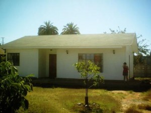 antonieta Anuncios de Propiedades en Valpara&iacute;so |  VALPARAISO A&Ntilde;O NUEVO 2011 Arriendo linda casa nueva 5-7 prs. maximo wifi, Estacionamiento,patio,parrilla ,terreno 2500m2.mucha naturaleza, &iquest;CURAUMA ?