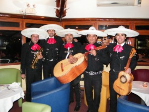 Mariachi Chile Mexico Anuncios de Propiedades en La Cisterna |  Envia serenata con mariachis a domicilio 7279788, Grandes serenatas con mariachi chile mexico