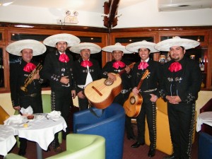 Mariachi Chile Mexico Anuncios de Propiedades en El Bosque |  Mariachis haz de tu celebracion, la mejor de las fiestas..!!, Mariachis, Charros, serenatas, rancheras... 7279788